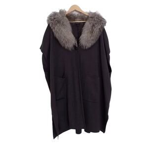 St. John poncho cape with fox fur collar size Medium NWT